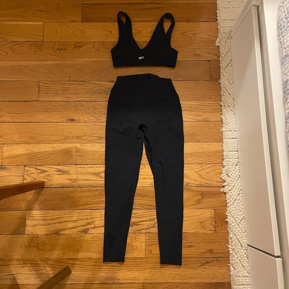 SET Active Navy Sports Bra and Leggings Set